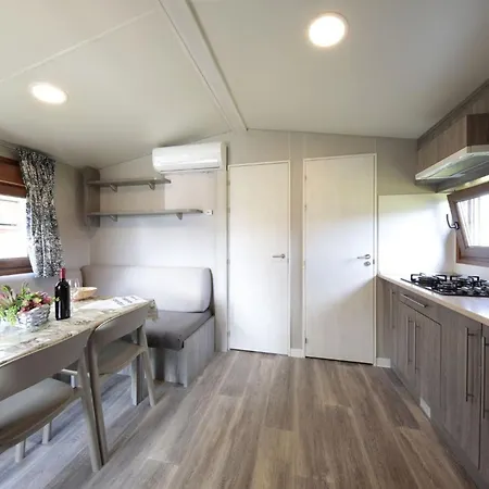 Confort Avec Terrasse - 5 Personnes, 2 - Api-1-52-1819