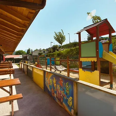 Confort Avec Terrasse - 5 Personnes, 2 *