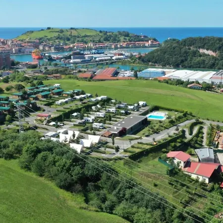 Campingplatz Confort Avec Terrasse - 5 Personnes, 2 - Api-1-52-1819